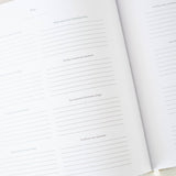 Our Christmas Memories: A Family Traditions Keepsake Gift